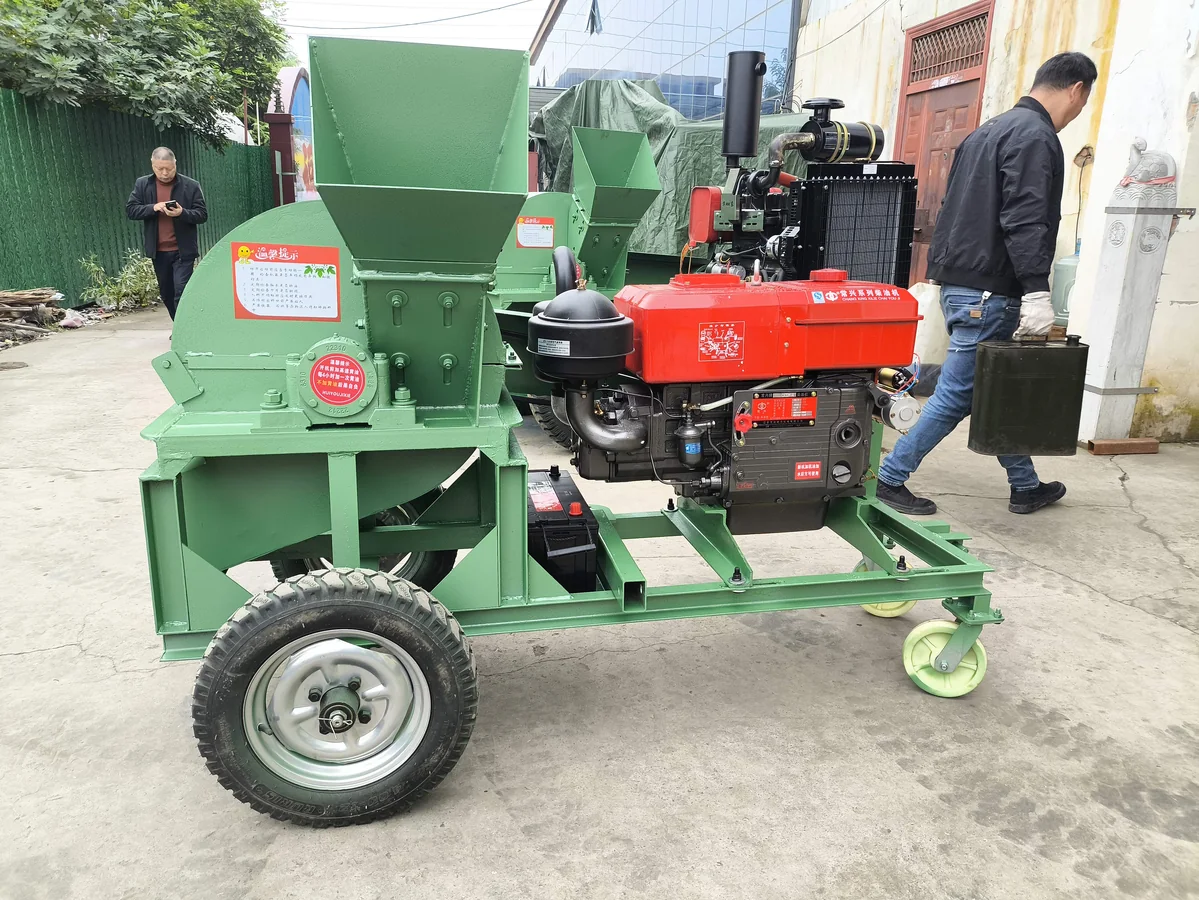 Mobile diesel wood chipper manufactured by Cronus
